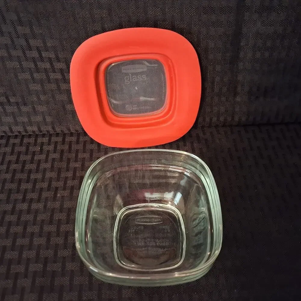 Rubbermaid Glass Container 1 cup/236mL 7N68 With LID